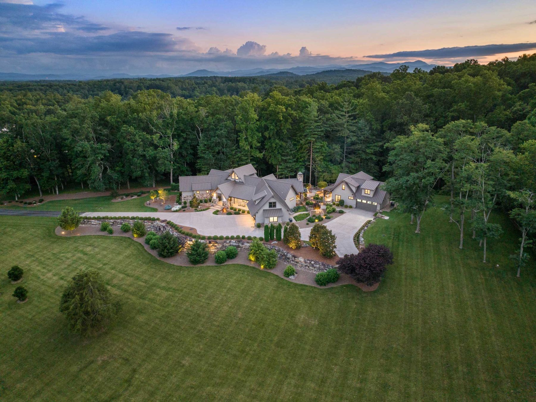 Luxury Custom Home Builder in Asheville - Osada Construction Exterior View of WNC Mountain Home